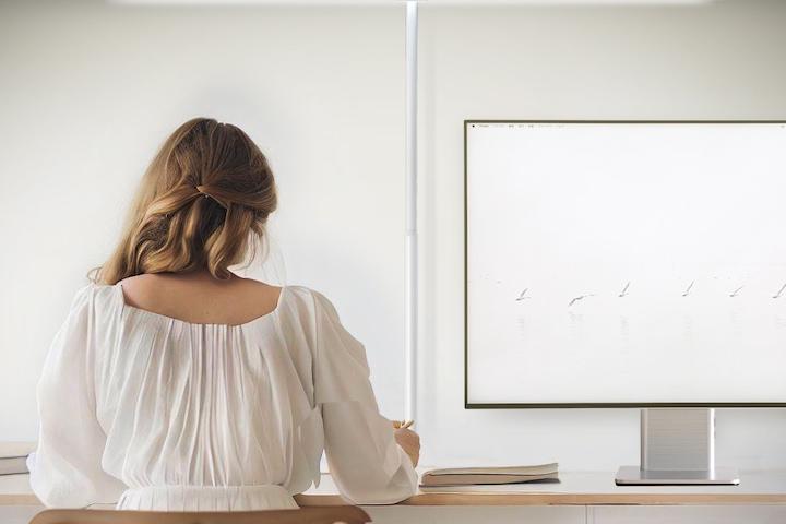 모티프로 LED 와이드 책상 스탠드 조명 플리커프리 공부 독서등 모니터조명