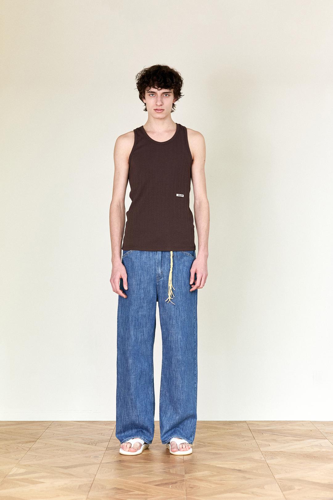 HET RIBBED SLEVELESS TOP (BROWN)