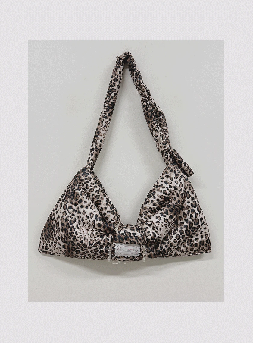 레이스포인트 빅리본 패딩 백