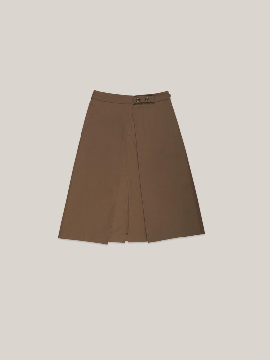 BUTTON PLEATS SKIRT  [ BROWN ]