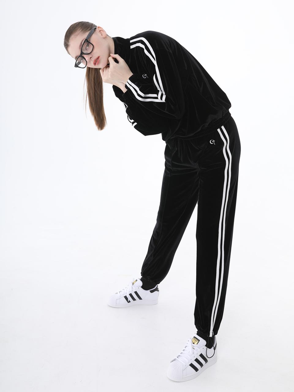 [SET] 0 3 lazy day velvet top & jogger pants - BLACK