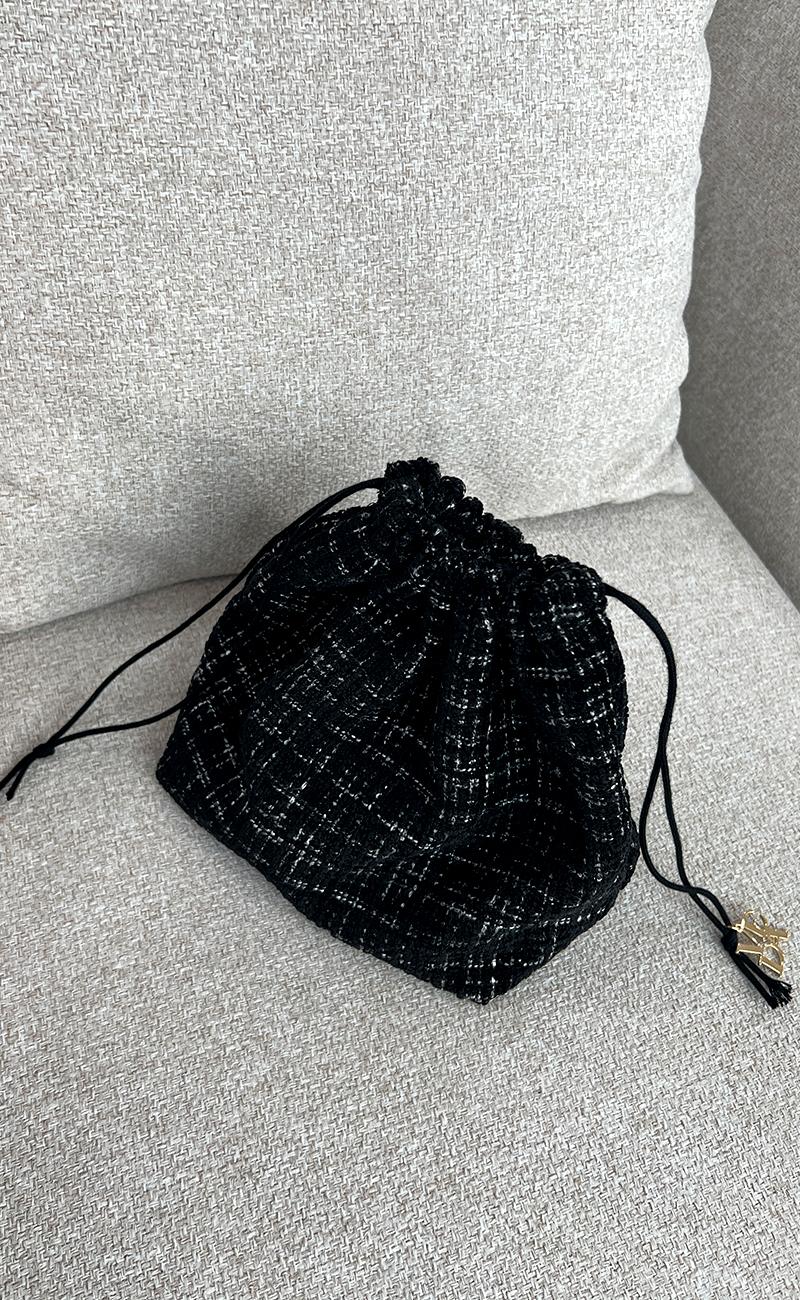 트위드스트링블랙_Veda Tweed String Pouch_black