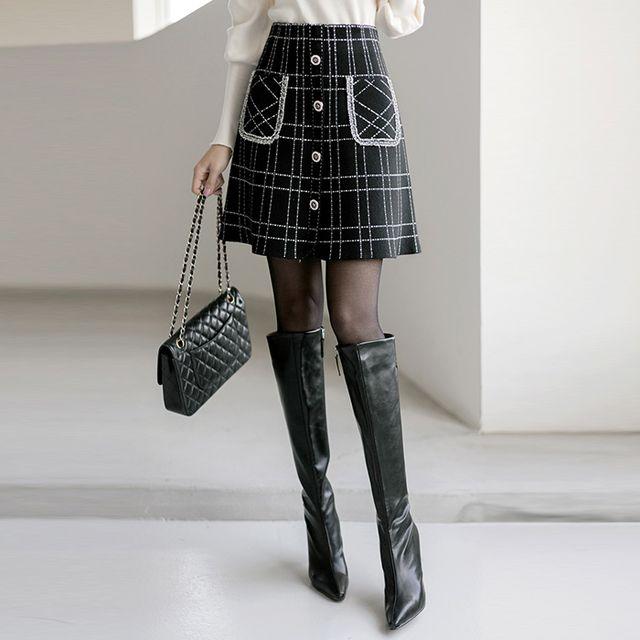 [스타일온미] 로네디 트위드 체크 쥬얼버튼 니트 플레어 스커트
