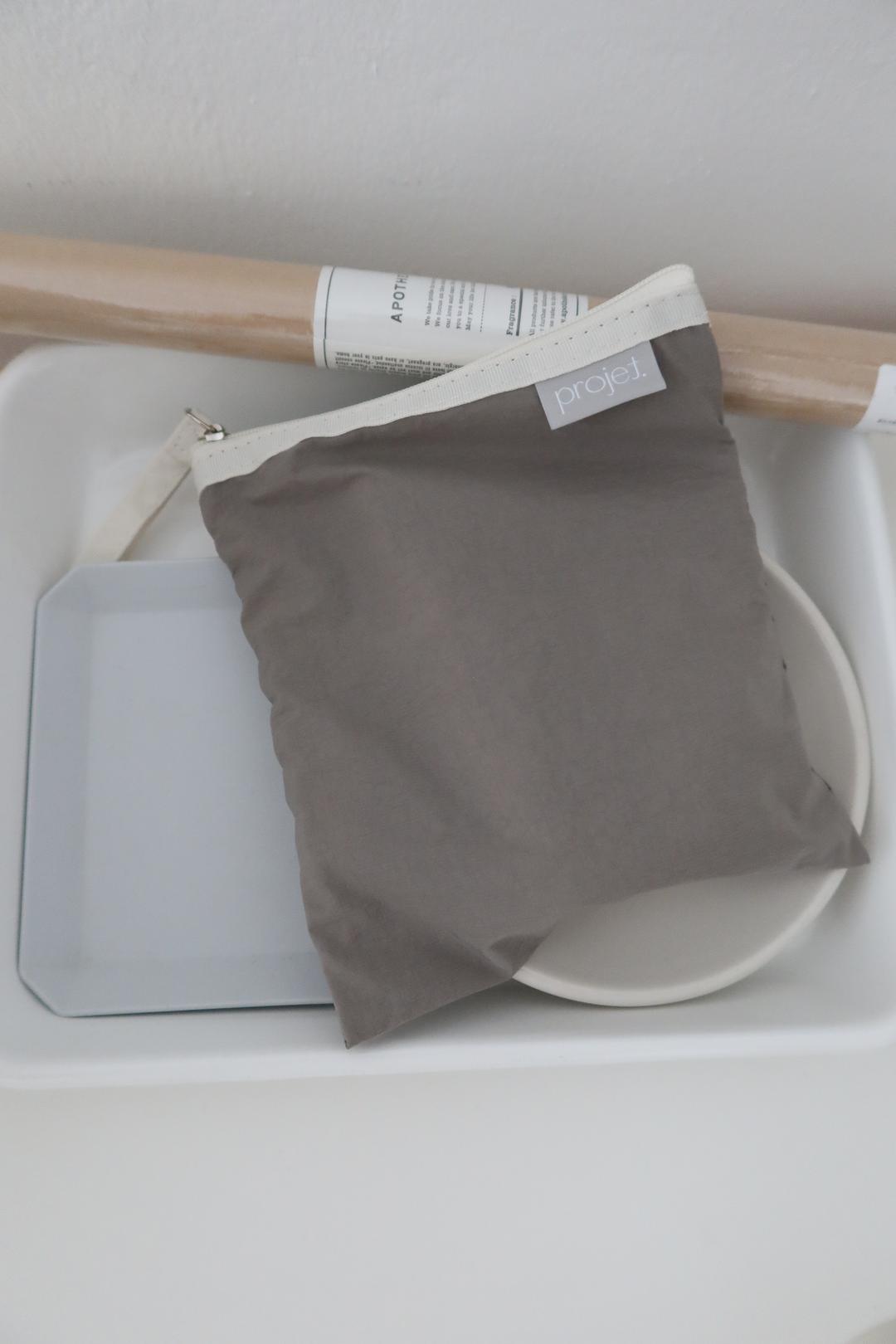 flat pouch (cream grey)