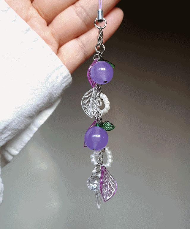 블루베리 키링 폰줄 군번줄 책갈피 휴대폰 부착 하트 고리 과일 원석 보라색 퍼플 바이올렛 체인 하트 진주 비즈 나뭇잎 꽃잎 북마크 감성 선물 에어팟 버즈 스트랩