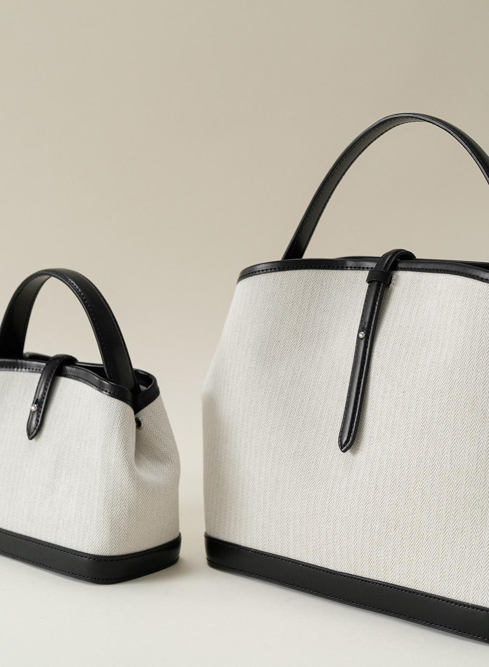 [ESSENTIAL] Mini Leather-trimmed Canvas Crossbody Ecru