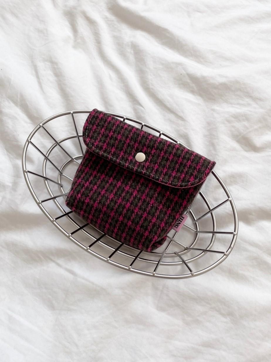 빈티지 체크 버튼 파우치