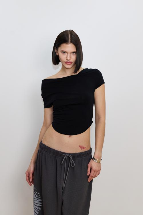ASYMMETRIC ONE SHOULDER T-SHIRT (BLACK)