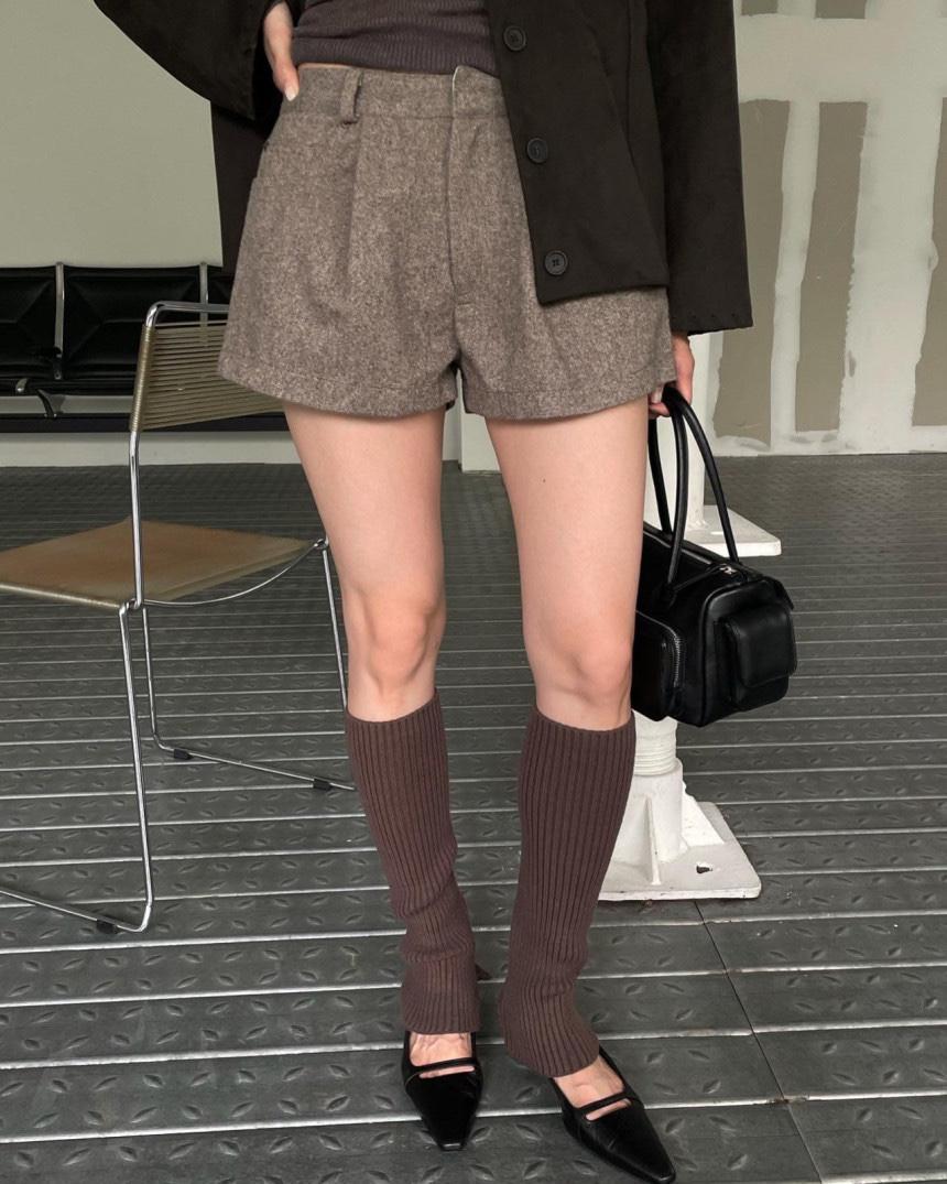 루아므 Br 울 로우 핀턱 숏 팬츠 2colors