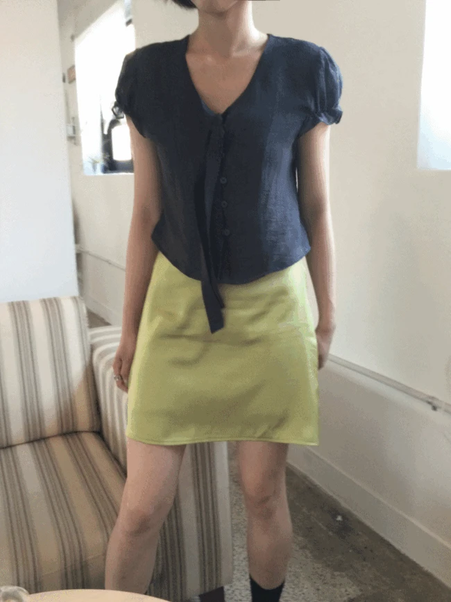 [하객룩] 올리브 새틴 미니 스커트