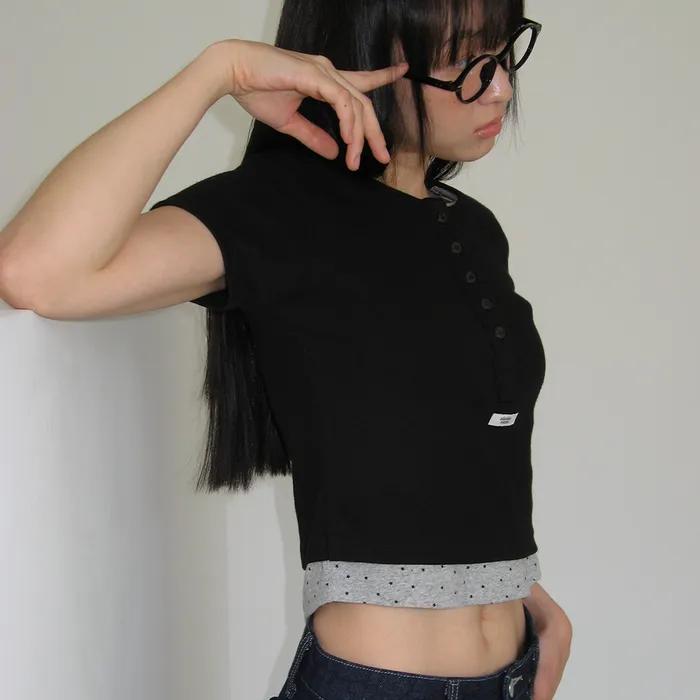 BUTTON LAYERED CROP HALF T SHIRT BLACK STAR