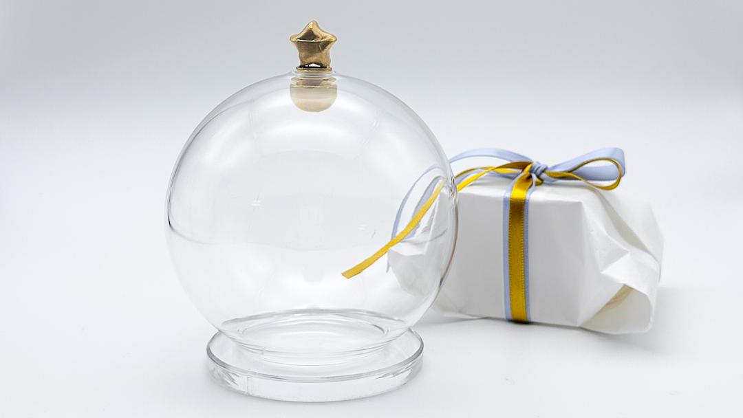 Glass Ornament : do not open till 6 o'clock