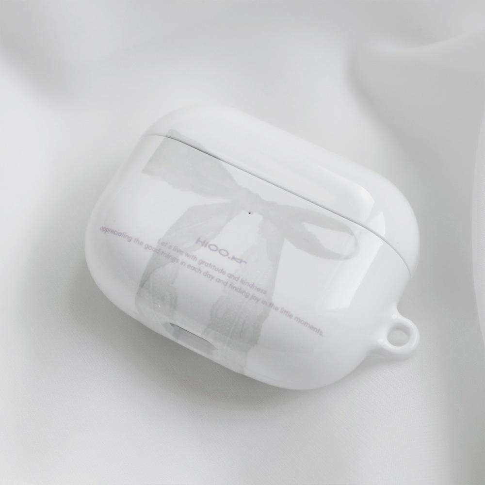 lace airpods pro case (glossy hard case)