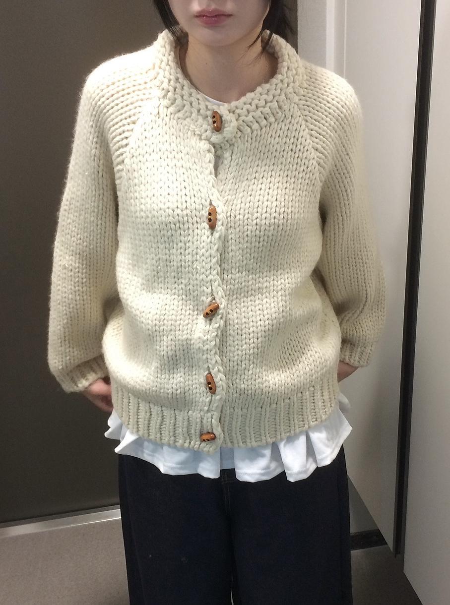 모브앤로지 뜨개 크림 울 토글 꽈배기 가디건