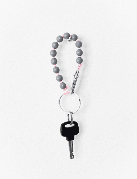 [Ina Seifart] perlen short keyholder (grey-rose)