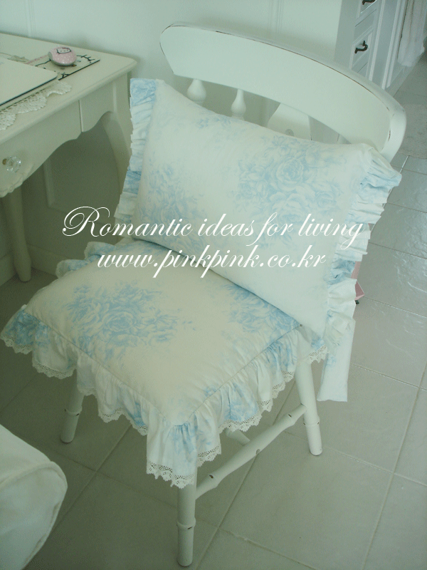 세러니티 블루 리본 방석