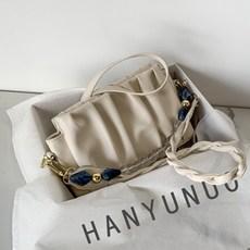 제이씨피 포인트 스트랩 플리츠 크로스백