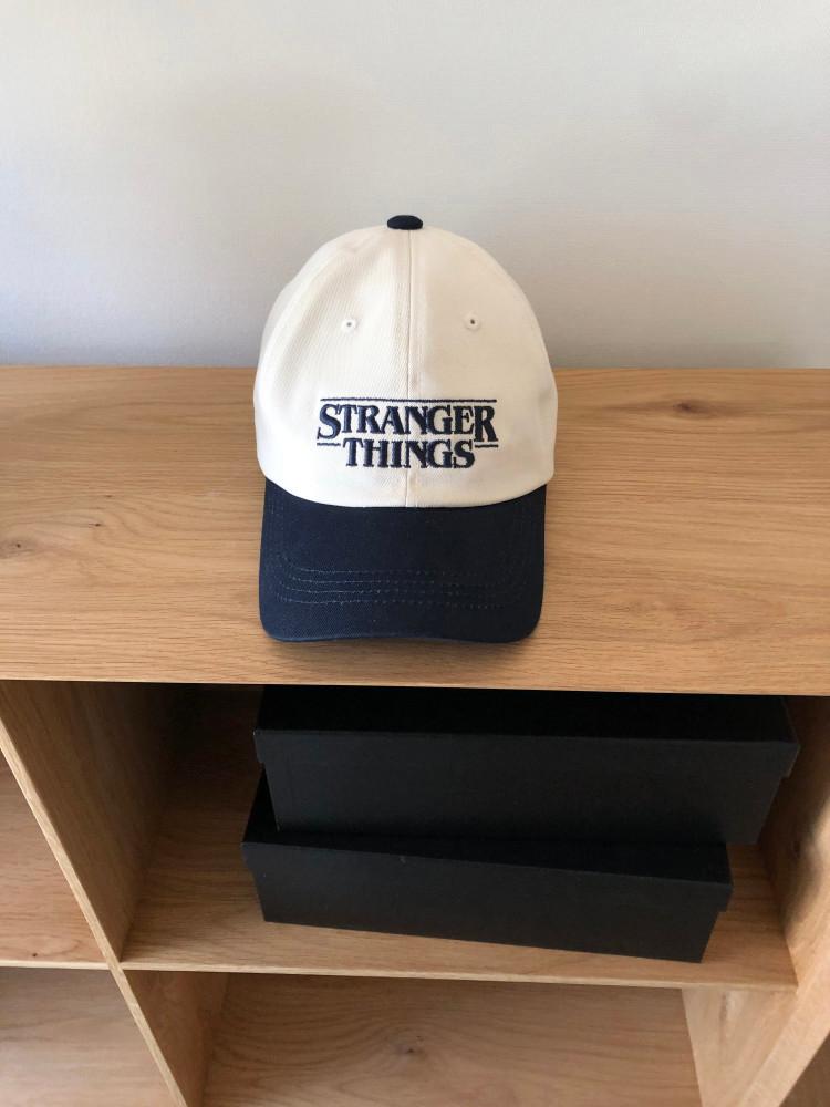 스트레인저 볼캡