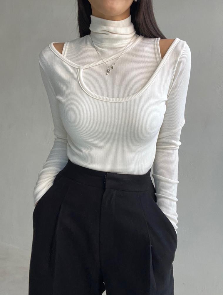 레이어드폴라기모티셔츠