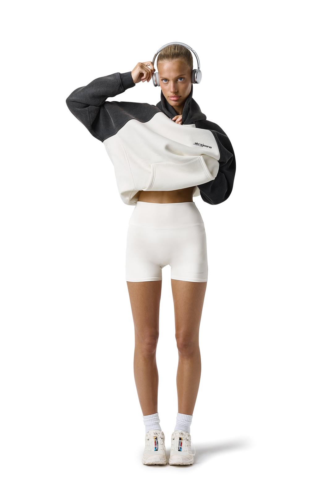 International Raglan Hoodie - Petite / L