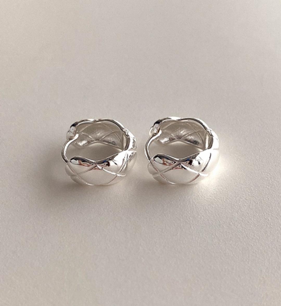 [무배] 써지컬 은도금 코코 엠버 원터치 링귀걸이 / 2color