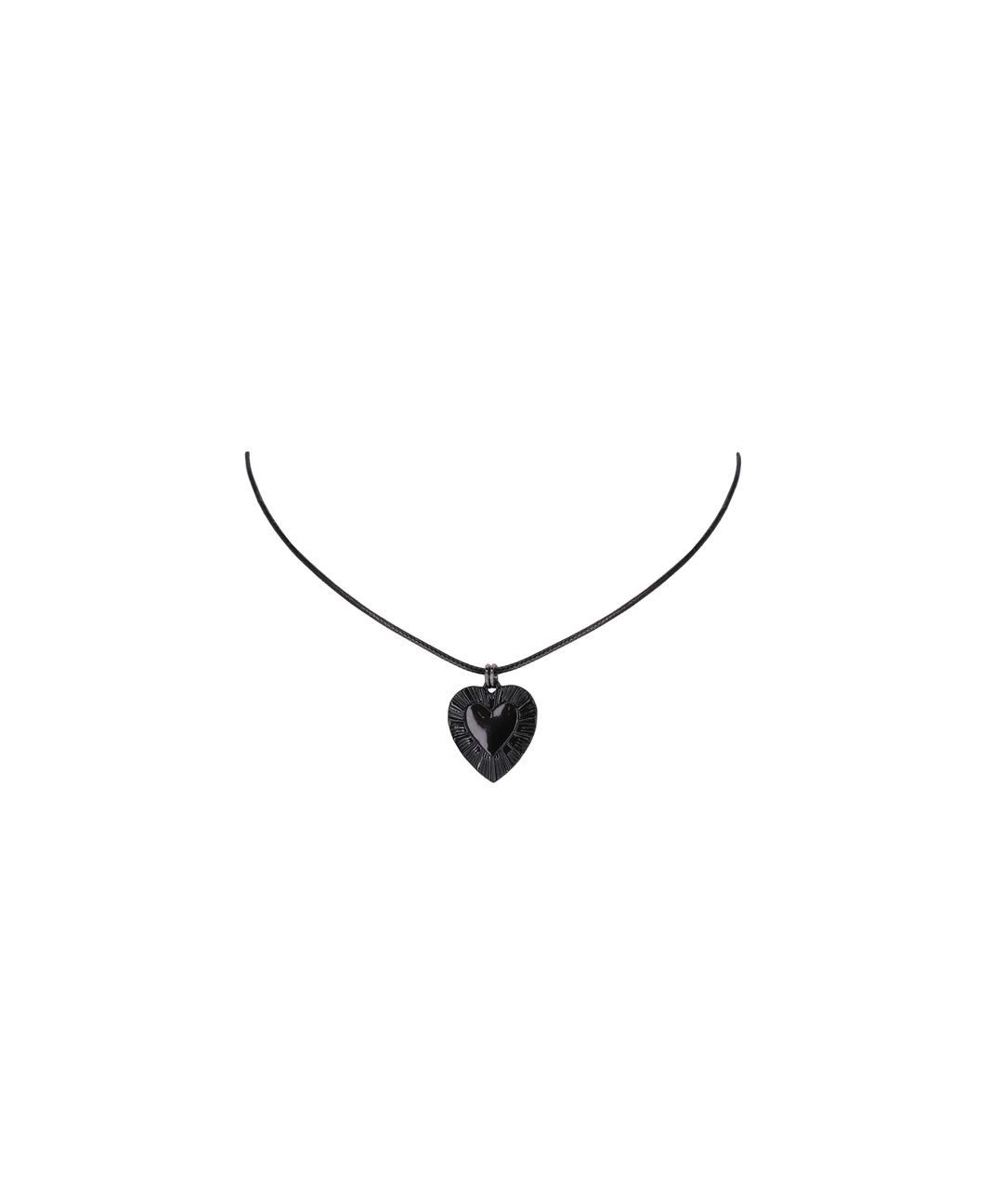 Black heart necklace