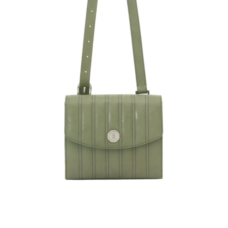 flap bag - pale mint