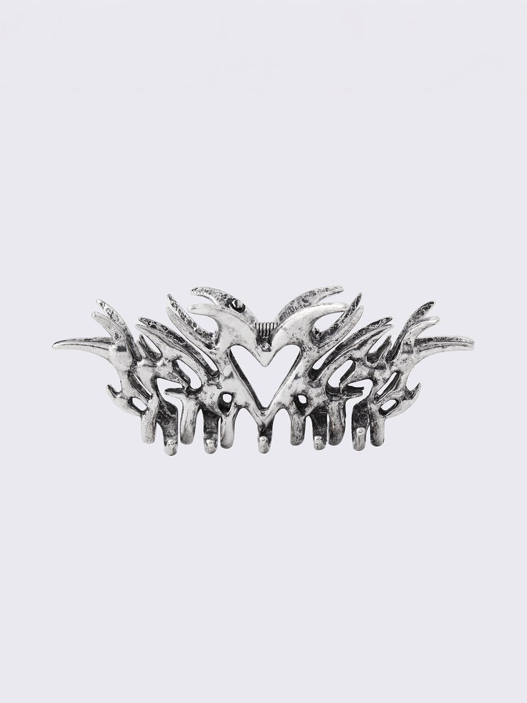 Burning Heart Claw Clip - One Size / Silver