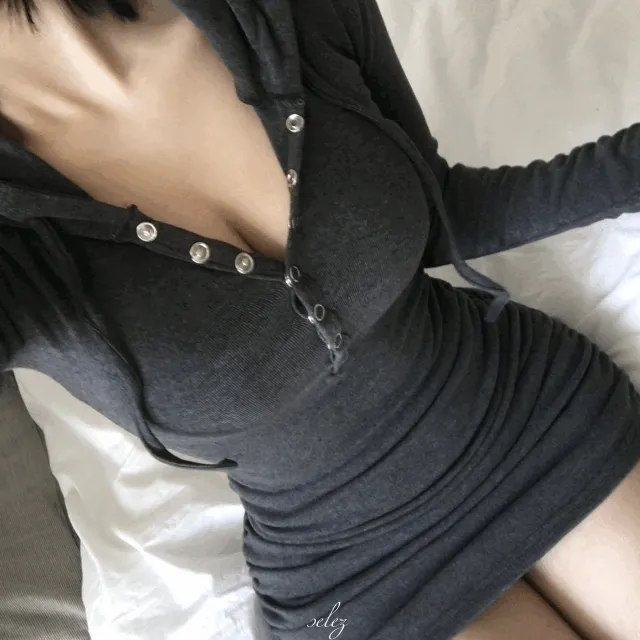 [몸매보정/당일발송] 똑딱이 단추 몸매보정 후드 옆셔링 긴팔 미니 원피스
