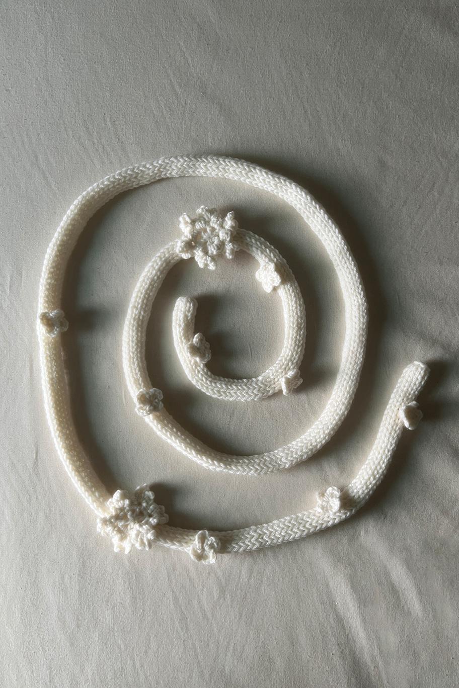 Snowbloom Crochet Wool Muffler_IVORY