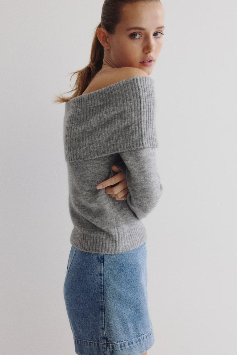 오프숄더 스웨터