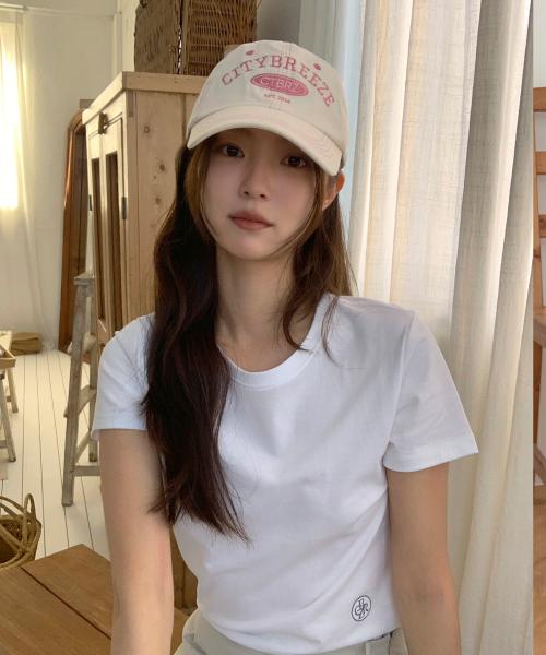 아치 로고 자수 볼캡_CREAM