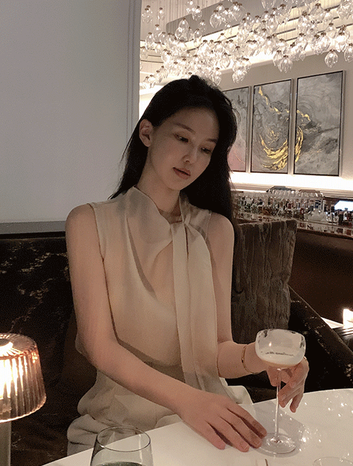 베니토 [made] 세렌 나시 리본 블라우스 (여름/데일리/데일리룩/출근룩/하객룩/타이블라우스/리본블라우스/데이트룩/휴양지룩)