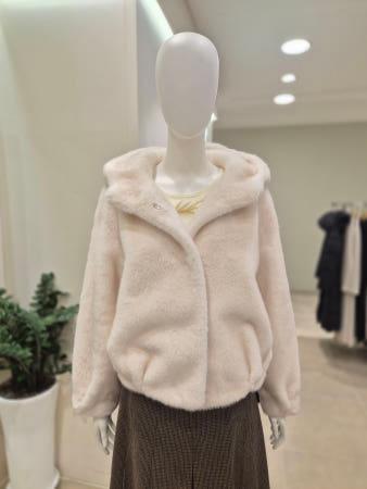 이런 상품 어때요? WC98 후드넥 페이크 퍼 자켓  NJF5WJC98