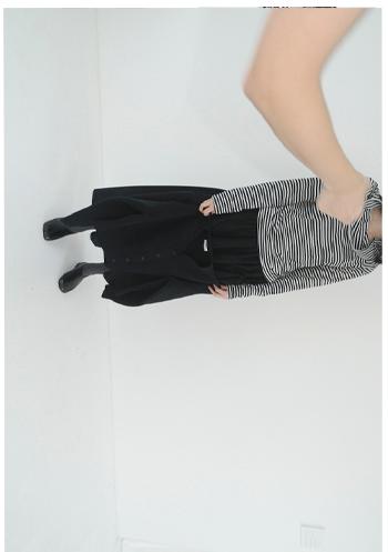 stripe shoulder button top (2c)