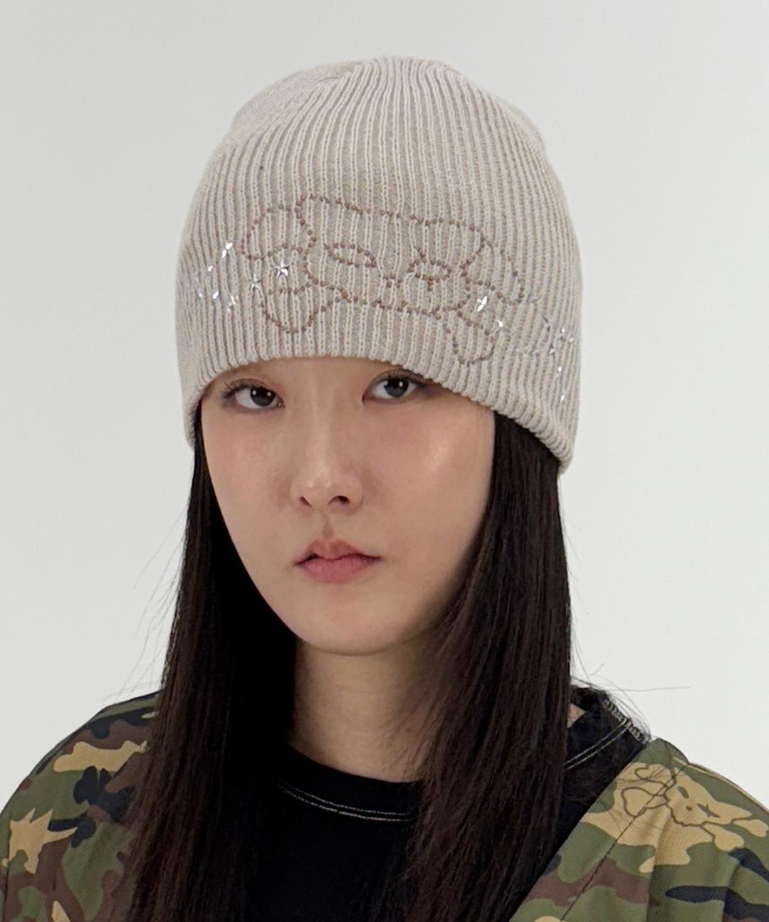 SKULL STAR HOTFIX BEANIE - [BEIGE]