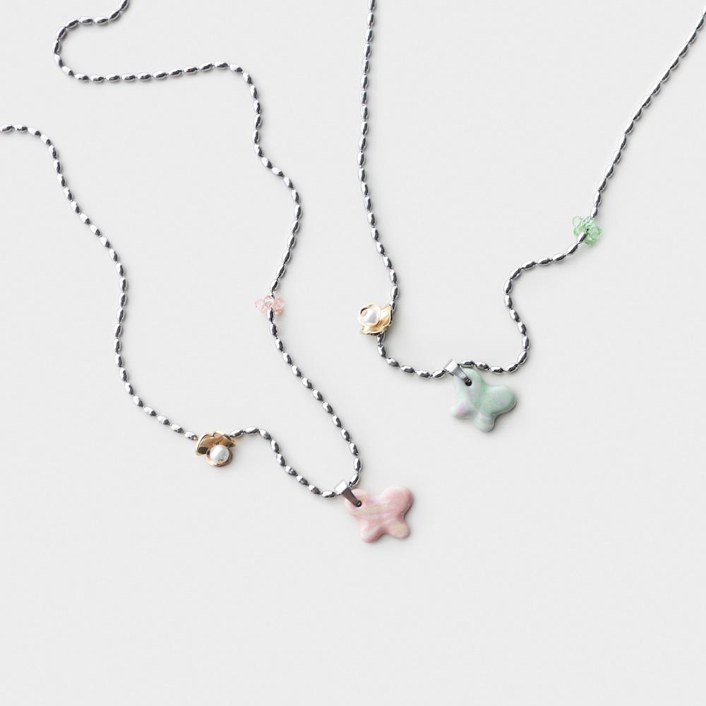 baby Nabi flower necklace