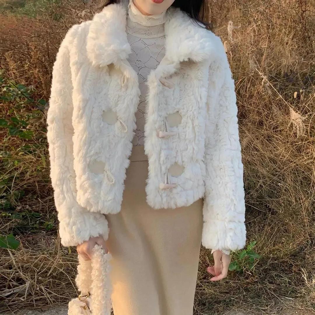 [당일발송] 크롭 뽀글이 떡볶이 퍼 카라 숏 코트 자켓 2color 러블리룩 캐주얼룩 데일리룩 여행룩