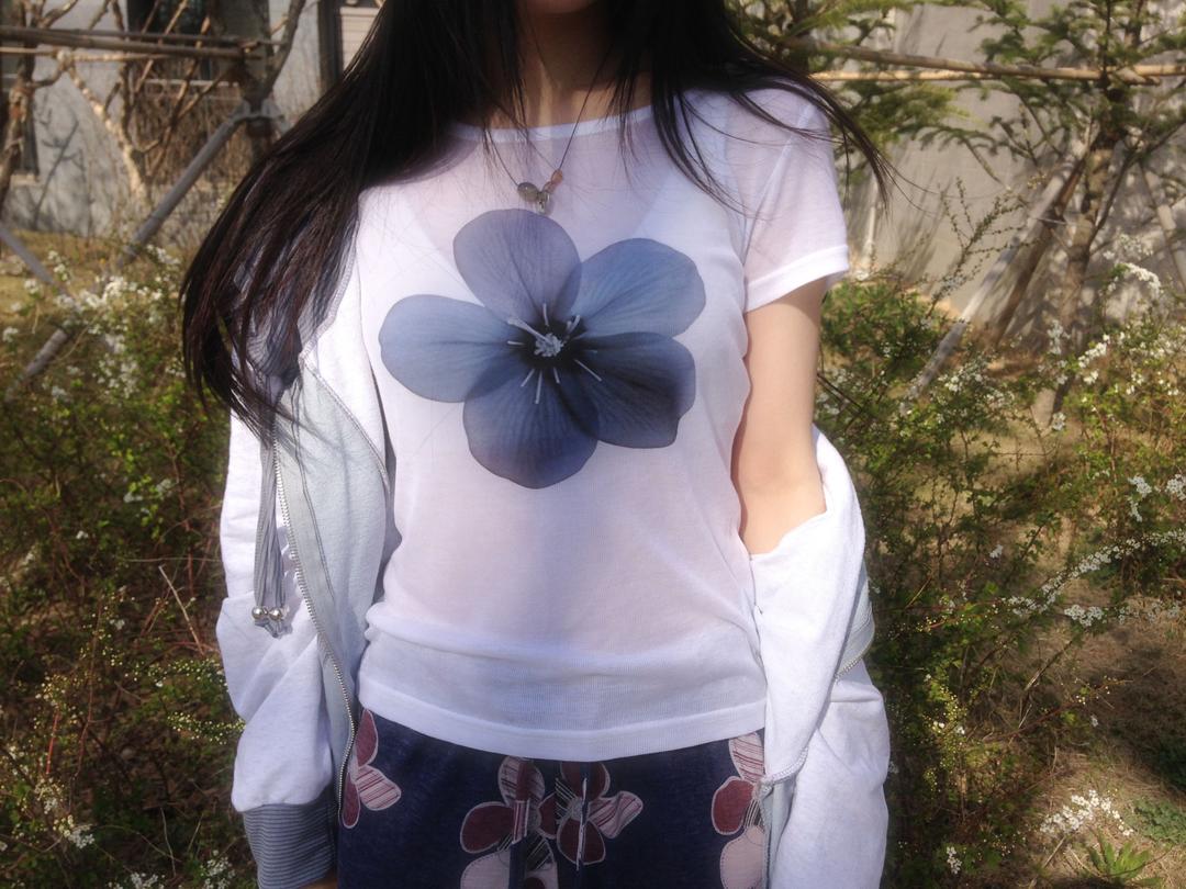 bloom tee