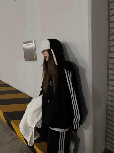 (UNISEX) 사이드 라인 후드 T