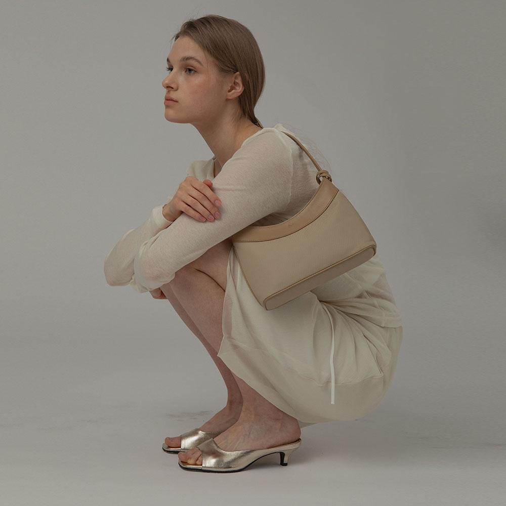 SAC POCHE HOBO MINI IN NYLON BEIGE