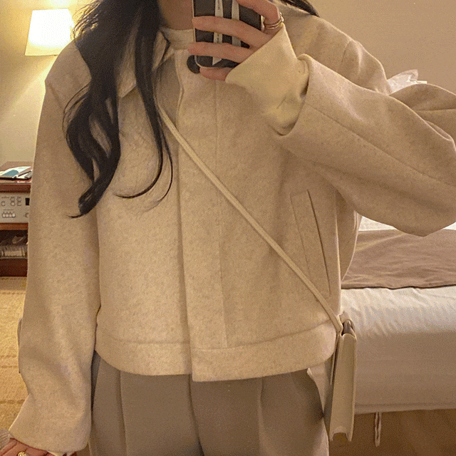 하츠 히든버튼 아이보리 카라 숏코트