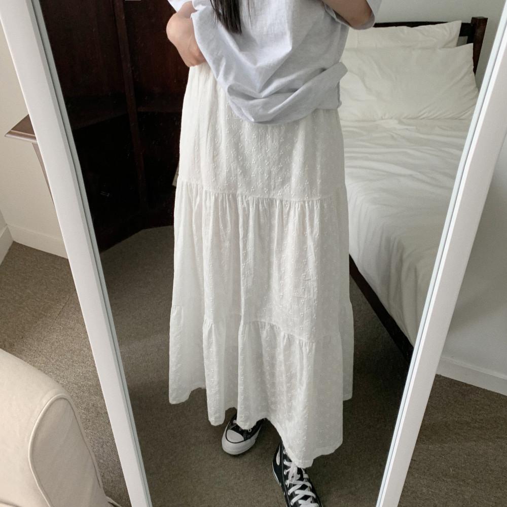 캉캉 아일렛 펀칭 롱 스커트