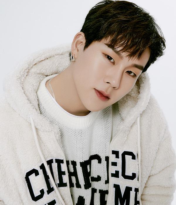 [주헌 착용/포카 증정] BC CM 보아 후리스 로고 후드 집업 B21FT20IV