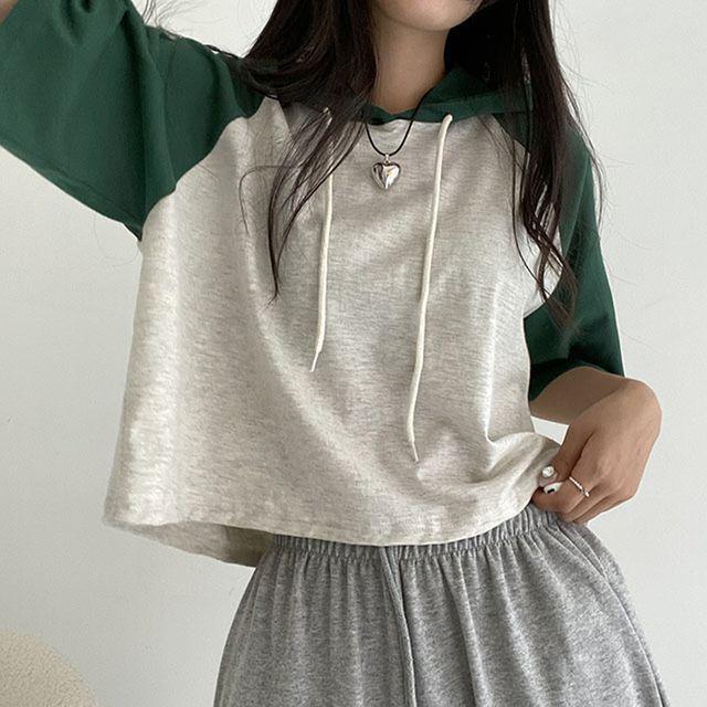 [꾸안꾸!] 루즈핏 나그랑 배색 크롭 반팔 후드티셔츠 3color_스윗라떼