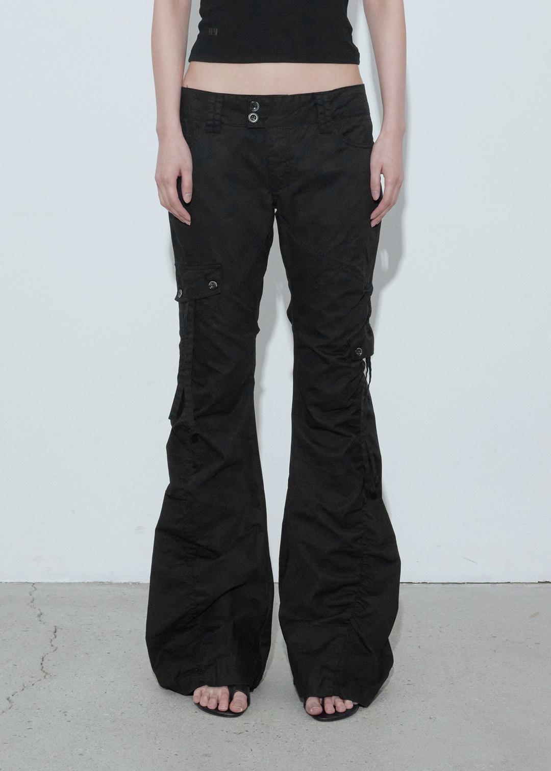 WASHED SHIRRING CARGO PANTS, BLACK