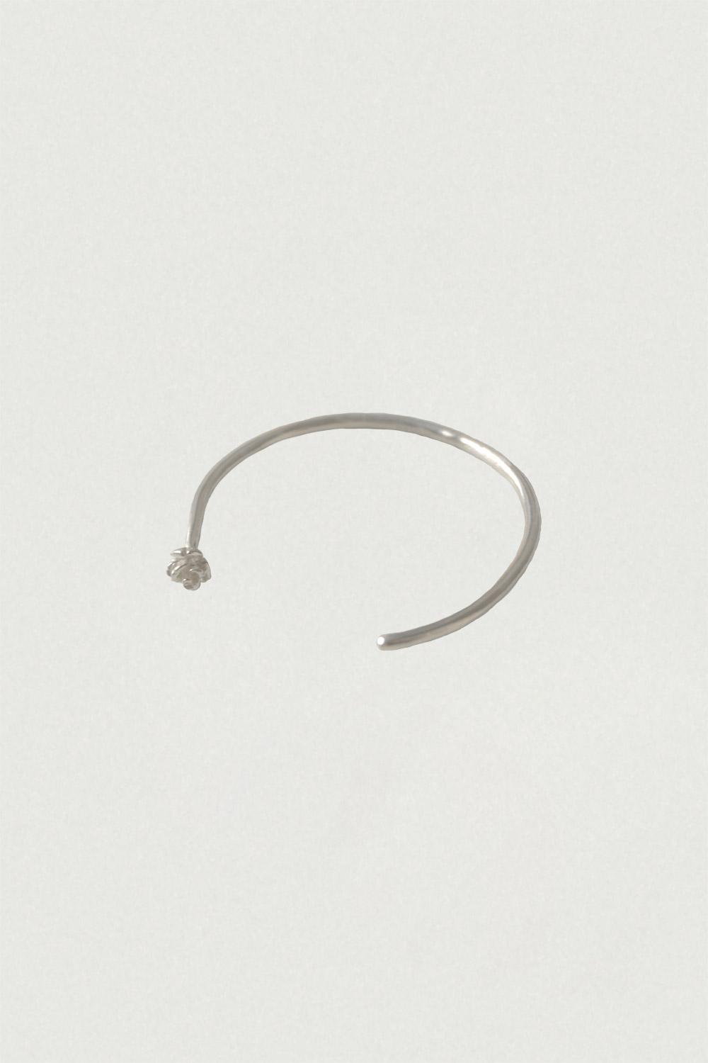 FLOWER BANGLE BRACELET