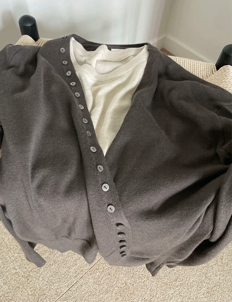 [나시Set] 딥브이넥 레이어드 단추 니트 가디건 (3color)