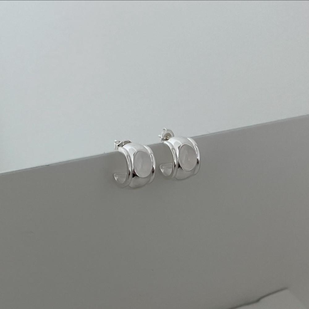 실버925 noir earing 데일리 심플 원석 귀걸이 백수정귀걸이