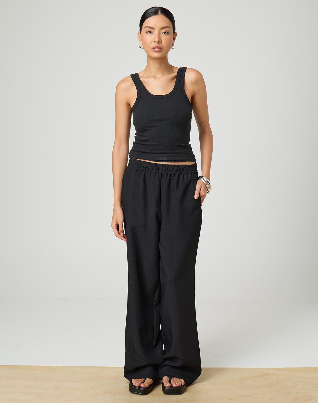 Elastic Waist Relaxed Leg Pant
